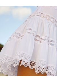 CHARO RUIZ IBIZA - Biała spódnica z koronką Greta. Kolor: biały. Materiał: koronka. Wzór: koronka
