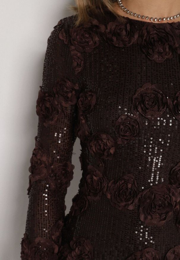 Born2be - Brązowa Cekinowa Sukienka z Kwiatami 3D Naweda. Okazja: na spotkanie biznesowe. Kolor: brązowy. Materiał: poliester, jeans. Wzór: kwiaty. Styl: biznesowy