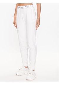 Guess Spodnie piżamowe O3YB00 KBS91 Biały Regular Fit. Kolor: biały. Materiał: bawełna #1