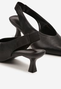 Renee - Czarne Sandały Vices na Kaczuszce Typu Slingback Liluriela. Okazja: na co dzień. Kolor: czarny. Wzór: kwiaty. Sezon: lato. Obcas: na szpilce. Styl: elegancki, casual. Wysokość obcasa: średni