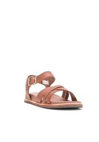 Buty eleganckie damskie Kamik Sadie. Zapięcie: klamry. Kolor: brązowy. Materiał: guma, skóra