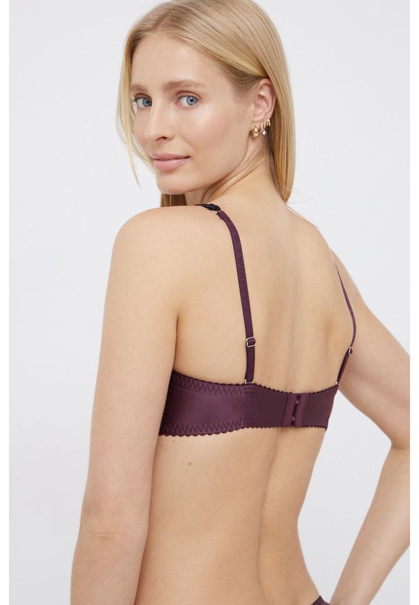 TwinSet - Twinset Biustonosz kolor bordowy satynowy gładki. Kolor: czerwony. Materiał: satyna. Rodzaj stanika: odpinane ramiączka, biustonosz z fiszbinami, różne sposoby noszenia. Wzór: gładki