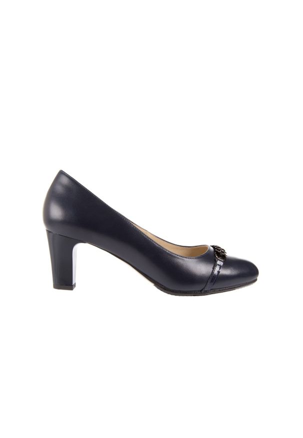 Czółenka Bayla-130 4006-120-764 Granat Skóra naturalna - 36. Okazja: na co dzień. Kolor: niebieski. Materiał: skóra. Obcas: na obcasie. Styl: elegancki, casual, klasyczny, wizytowy. Wysokość obcasa: średni