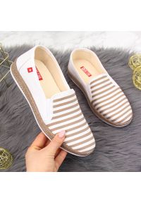 Big-Star - Tenisówki espadryle slip on w paski białe Big Star HH276001. Zapięcie: bez zapięcia. Kolor: biały. Materiał: materiał. Wzór: paski #1