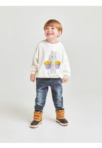 Reserved - Elastyczne jeansy joggers - granatowy. Kolor: niebieski. Materiał: jeans