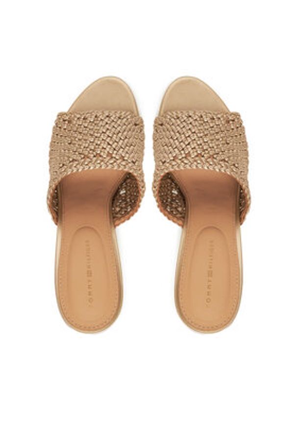 TOMMY HILFIGER - Tommy Hilfiger Klapki Crochet Metallic Lthr Wedge Mule FW0FW08812 Złoty. Kolor: złoty. Materiał: skóra