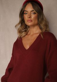 Renee - Bordowy Sweter z Kaszmirem i Trójkątnym Dekoltem Plenne. Kolor: czerwony. Materiał: kaszmir. Styl: klasyczny #4