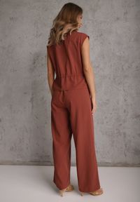 Renee - Brązowy Koszulowy Kombinezon Bez Rękawów z Bawełny i Wiskozy z Baskinką Tefnor. Kolor: brązowy. Materiał: wiskoza, bawełna. Długość rękawa: bez rękawów. Sezon: lato. Styl: boho #8