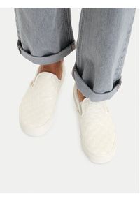 Vans Tenisówki Classic Slip-On VN000D6YC131 Kremowy. Zapięcie: bez zapięcia. Kolor: kremowy. Materiał: materiał #2