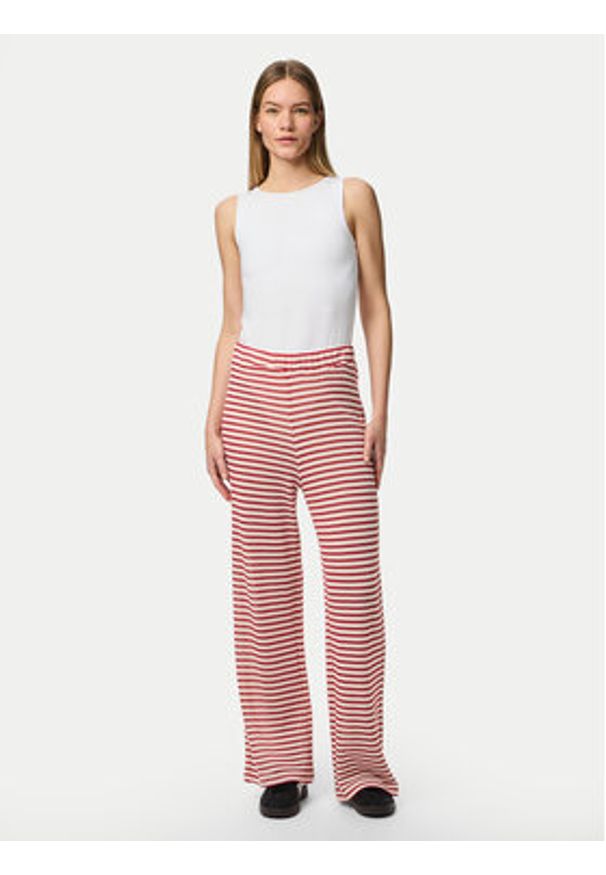 Pieces Spodnie materiałowe Manilla 17155071 Czerwony Wide Leg. Kolor: czerwony. Materiał: bawełna