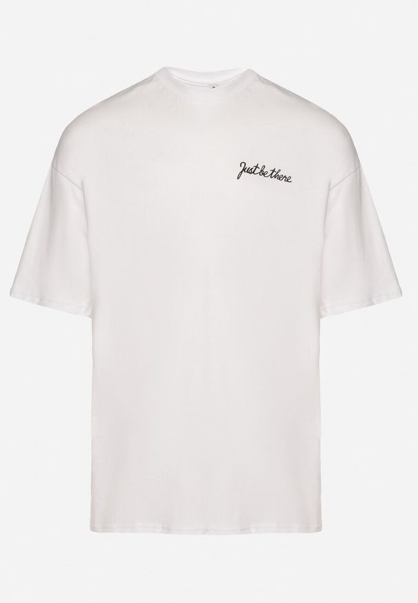 Born2be - Biała Bawełniana Koszulka T-shirt z Napisem Just Be There i Nadrukiem Melarea. Kolor: biały. Materiał: bawełna. Wzór: napisy, nadruk