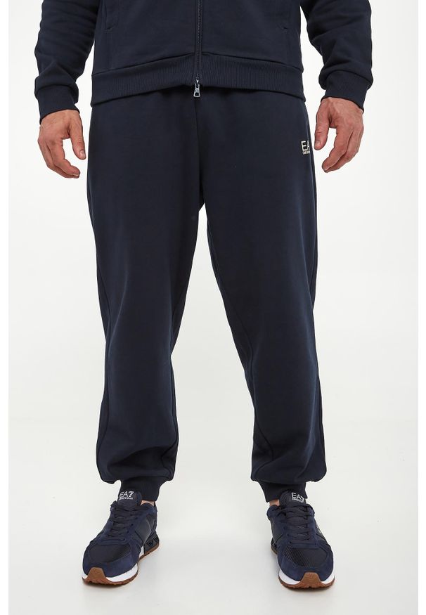 EA7 Emporio Armani - Dres męski EA7 EMPORIO ARMANI. Materiał: dresówka