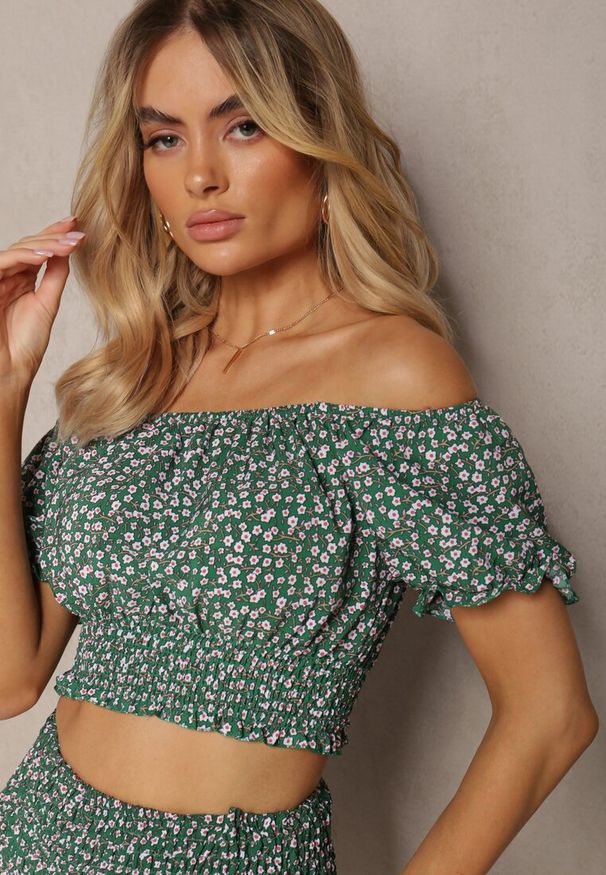 Renee - Zielony Komplet w Kwiaty 2-Częściowy Top w Stylu Hiszpanki i Spódnica z Falbanką Crispa. Kolor: zielony. Materiał: materiał. Wzór: kwiaty