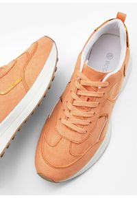 bonprix - Sneakersy. Kolor: pomarańczowy