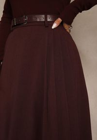 Renee - Bordowa Rozkloszowana Spódnica z Wiskozy z Dodatkowym Paskiem z Klamrą Lowedina. Kolor: czerwony. Materiał: wiskoza #2