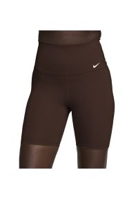 Spodenki damskie Nike Dri-FIT One DV9022-237 - brązowe. Stan: podwyższony. Kolor: brązowy. Materiał: poliester, materiał. Technologia: Dri-Fit (Nike). Sport: kolarstwo, fitness