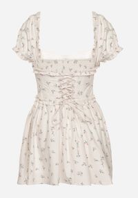 Born2be - Biała Sukienka Vices z Bufkami Falbankami i Wiązaniem w Kwiaty Tolalira. Okazja: na co dzień. Typ kołnierza: kołnierz z falbankami. Kolor: biały. Materiał: skóra. Wzór: kwiaty. Styl: elegancki, casual, klasyczny #2