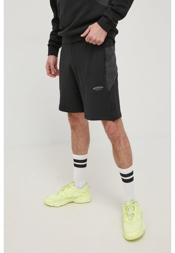 adidas Originals szorty bawełniane HC9459 męskie kolor czarny. Okazja: na co dzień. Kolor: czarny. Materiał: bawełna. Styl: casual