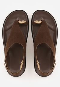 Born2be - Brązowe Sandały w Typie Japonek z Imitacji Zamszu ze Sprzączką Arieslyn. Okazja: na co dzień. Zapięcie: sprzączka. Kolor: brązowy. Materiał: zamsz. Styl: casual #3