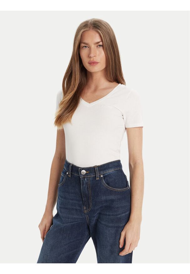 Guess T-Shirt O5RI02 KBBU1 Biały Regular Fit. Kolor: biały. Materiał: bawełna