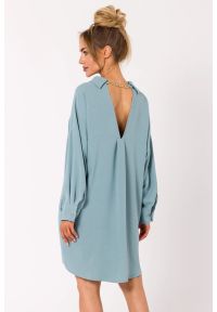 MOE - Sukienka koszulowa z dekoltem V na plecach niebieska. Kolor: czarny, różowy, niebieski. Typ sukienki: koszulowe #2