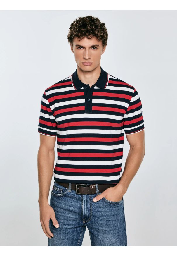 Big-Star - Koszulka męska polo w kolorowe paski Seulir 603. Okazja: na co dzień. Typ kołnierza: polo. Kolor: czerwony. Materiał: dzianina, żakard, jeans. Wzór: paski, kolorowy. Styl: klasyczny, street, elegancki, casual