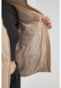 TOMMY HILFIGER - Tommy Hilfiger kurtka damska kolor beżowy zimowa. Kolor: beżowy. Materiał: syntetyk, poliester. Sezon: zima #8