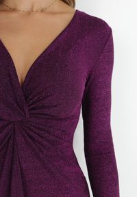 Born2be - Ciemnofioletowa Sukienka z Marszczeniem przy Dekolcie Metaliczna Sisio. Okazja: na co dzień. Kolor: fioletowy. Długość rękawa: długi rękaw. Typ sukienki: dopasowane, sportowe, proste. Styl: casual, sportowy #5