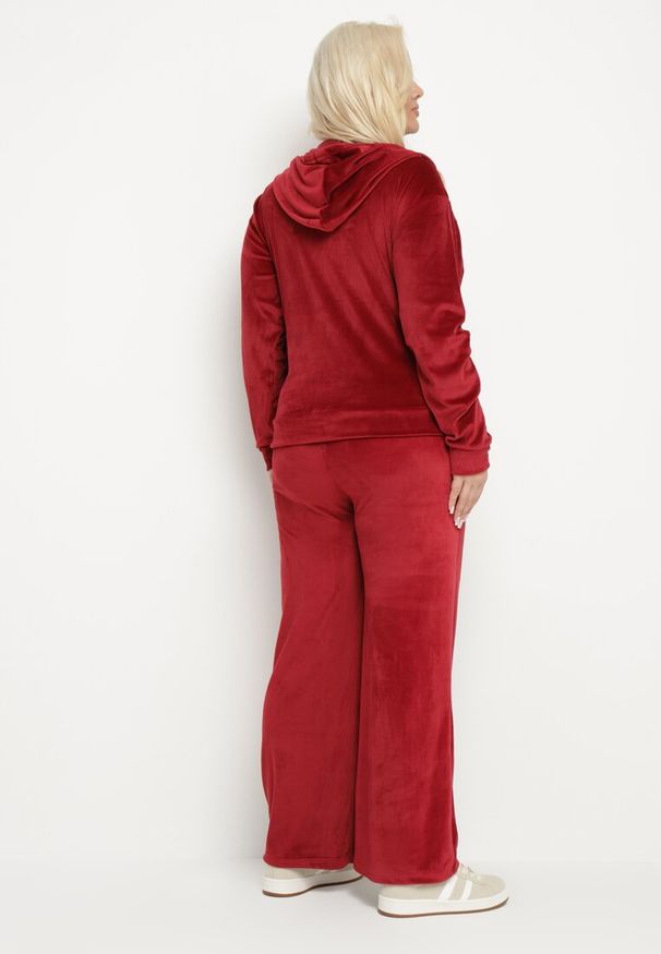 Born2be - Bordowy Welurowy Komplet Dresowy Bluza z Kapturem i Spodnie z Gumką w Pasie Sallaria. Kolor: czerwony. Materiał: dresówka, welur