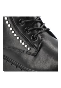 Big-Star - Czarne Glany Big Star Solidne Obuwie Damskie. Wysokość cholewki: przed kolano. Kolor: czarny. Szerokość cholewki: normalna. Wzór: aplikacja. Styl: klasyczny, rockowy #4