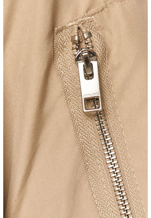 Jack & Jones - Kurtka bomber. Okazja: na co dzień. Kolor: beżowy. Styl: casual