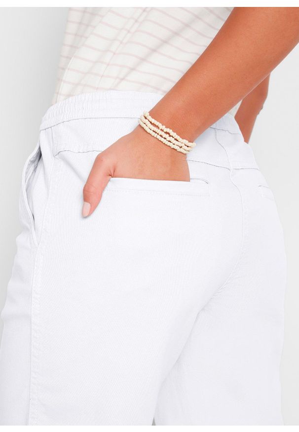 bonprix - Bermudy bawełniane z elastycznym paskiem. Kolor: biały. Materiał: bawełna. Długość: krótkie