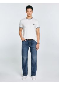 Big-Star - Koszulka męska z kontrastowym wykoŅczeniem biała Polias 100. Kolor: biały. Materiał: bawełna, materiał. Wzór: haft, ze splotem. Styl: klasyczny #6