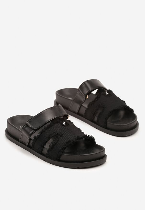 Born2be - Czarne Klapki z Postrzępionymi Paskami Finavessa. Okazja: na co dzień. Kolor: czarny. Materiał: jeans. Sezon: lato. Styl: elegancki, casual