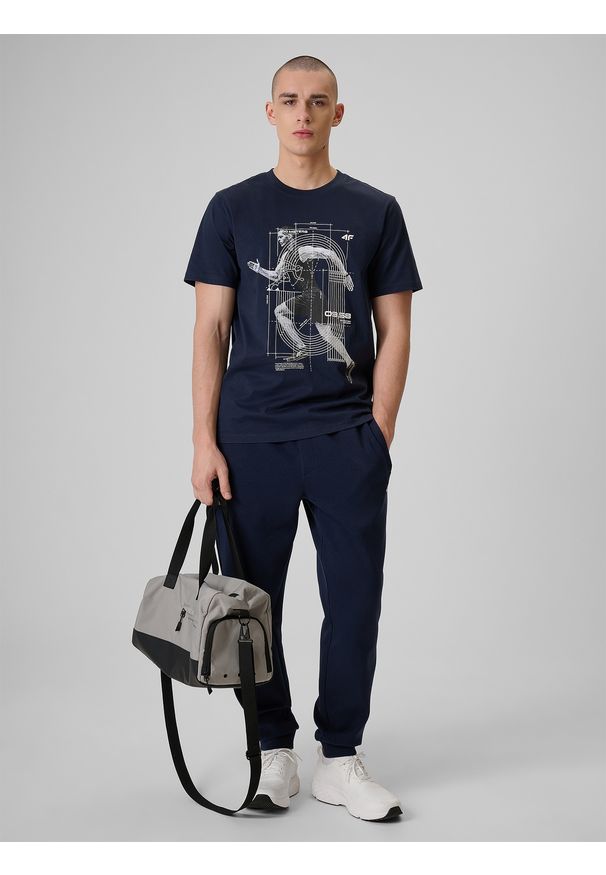 4f - 4F T-shirt regular z nadrukiem męski - niebieski L. Okazja: na co dzień. Kolor: niebieski. Materiał: dzianina, bawełna, dresówka, jeans. Wzór: nadruk. Styl: casual, klasyczny
