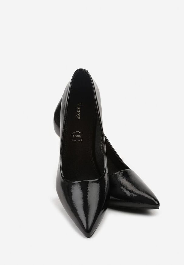 Renee - Czarne Szpilki Lakierowane Vices ze Skórzaną Wkładką i Cyrkoniami Avadvire. Kolor: czarny. Materiał: skóra, lakier. Obcas: na szpilce. Styl: klasyczny