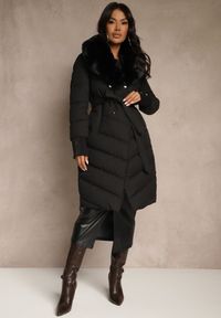 Renee - Czarna Pikowana Kurtka o Eleganckim Kroju z Futerkiem i Wiązanym Paskiem Galinessa. Kolor: czarny. Materiał: futro. Sezon: zima. Styl: elegancki #5
