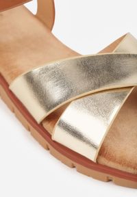 Renee - Złote Płaskie Sandały VICES z Cholewką ze Skrzyżowanymi Paskami Emelika. Zapięcie: pasek. Kolor: złoty. Wzór: haft. Styl: boho #3