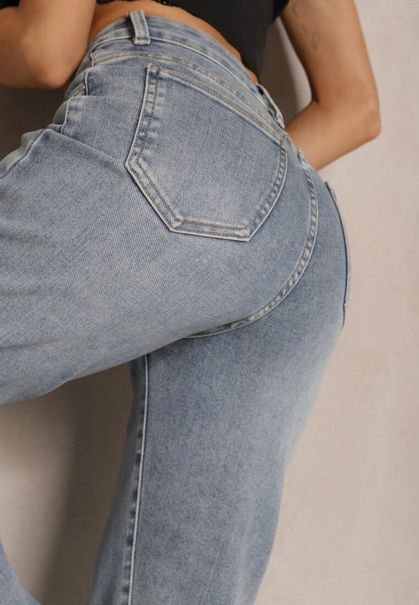 Renee - Jasnoniebieskie Szerokie Jeansy High Waist z Wiskozą Uliriel. Okazja: na co dzień. Stan: podwyższony. Kolor: niebieski. Styl: elegancki, casual