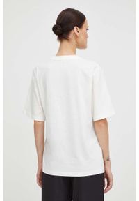 By Malene Birger t-shirt bawełniany kolor beżowy. Kolor: beżowy. Materiał: bawełna. Długość rękawa: krótki rękaw. Długość: krótkie. Wzór: gładki. Styl: klasyczny #5