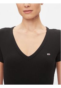 Tommy Jeans T-Shirt Essential DW0DW17385 Czarny Slim Fit. Kolor: czarny. Materiał: bawełna