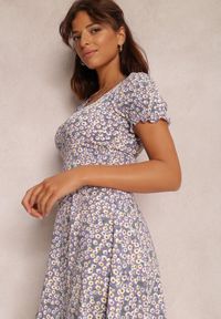 Renee - Ciemnofioletowa Sukienka Amaell. Kolor: fioletowy. Wzór: nadruk, kwiaty. Typ sukienki: dopasowane. Długość: mini #4