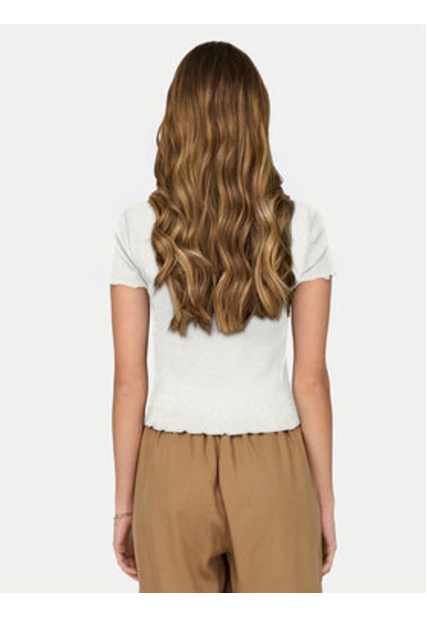 only - ONLY T-Shirt Betty 15311919 Biały Regular Fit. Kolor: biały. Materiał: bawełna