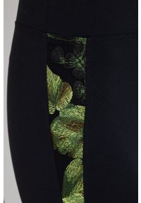 Desigual legginsy 22SWKK01 damskie kolor czarny z aplikacją. Kolor: czarny. Materiał: dzianina. Wzór: aplikacja #2