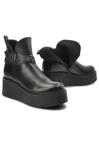 Czarne Botki Armodo Damskie Buty Ze Skóry Naturalnej. Zapięcie: pasek. Kolor: czarny. Materiał: skóra. Wzór: grochy. Obcas: na platformie
