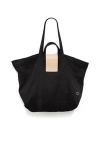 ANIA KUCZYŃSKA - Bawełniana torba Pekin z beżową skórą jutchową. Kolor: czarny. Materiał: skóra, bawełna