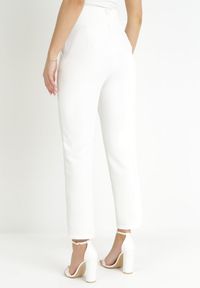 Born2be - Białe Spodnie Regular Boura. Kolor: biały #2