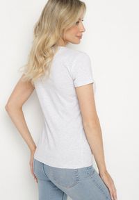 Born2be - Jasnoszary T-shirt z Bawełny z Trójkątnym Dekoltem Semiora. Okazja: na co dzień. Kolor: szary. Materiał: bawełna. Styl: klasyczny, casual