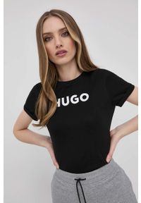 Hugo t-shirt damski kolor czarny. Okazja: na co dzień. Kolor: czarny. Materiał: bawełna, dzianina. Długość rękawa: krótki rękaw. Długość: krótkie. Wzór: nadruk. Styl: casual