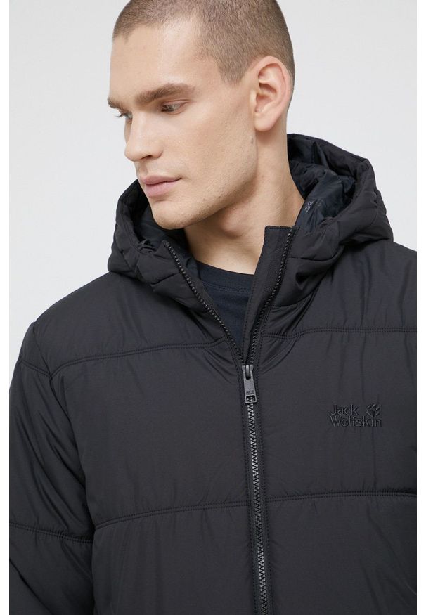 Jack Wolfskin - Kurtka. Okazja: na co dzień. Kolor: czarny. Materiał: materiał, poliester. Wzór: gładki. Styl: casual